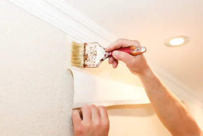 Pose de papier peint à Cosges — revêtements muraux et toiles de verre